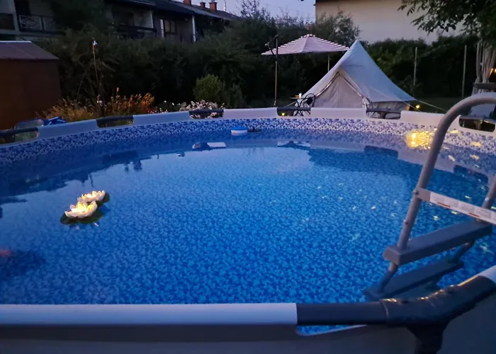 Rose Resort, 40m2 For 4 Guests, With Terrace Quarto em Acomodações Particulares Liubliana