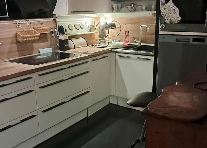 Rose Resort, 40m2 For 4 Guests, With Terrace Quarto em Acomodações Particulares *