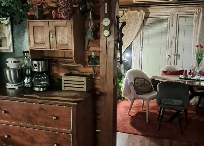 Quarto em Acomodações Particulares Rose Resort, 40m2 For 4 Guests, With Terrace Liubliana