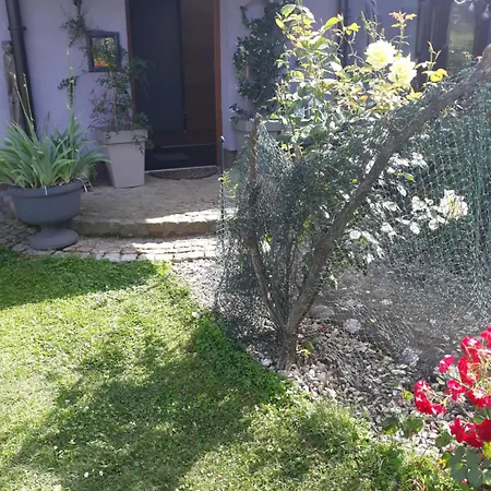 Rose 40m2 With Terrace 25m2 , Outdoor Cooking In Greeny Area For 4 Person Nastanitev v družini *