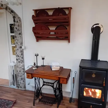 Rose Resort, 40m2 For 4 Guests, With Terrace Séjour chez l'habitant