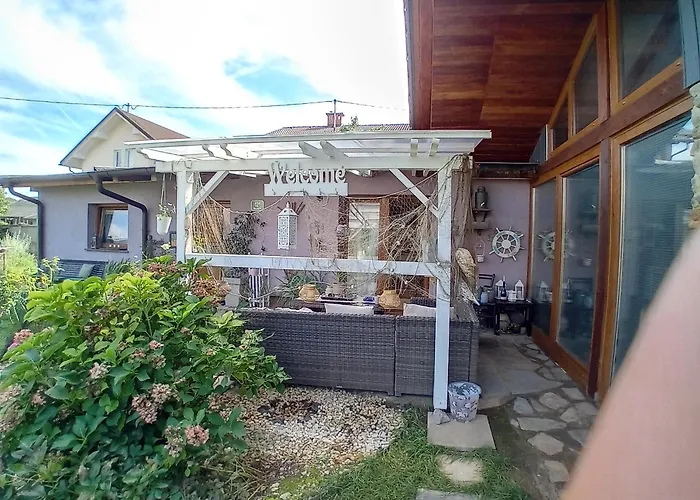 Rose Resort, 40m2 For 4 Guests, With Terrace Habitación en casa particular *