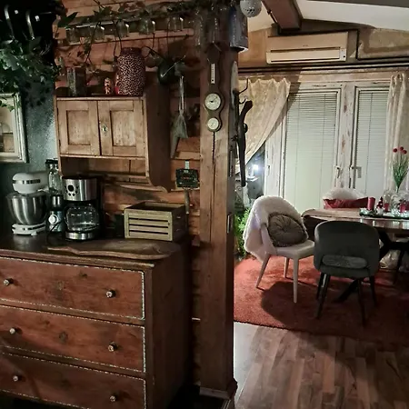 Ostanak kod kuće Rose Resort, 40m2 For 4 Guests, With Terrace Ljubljana